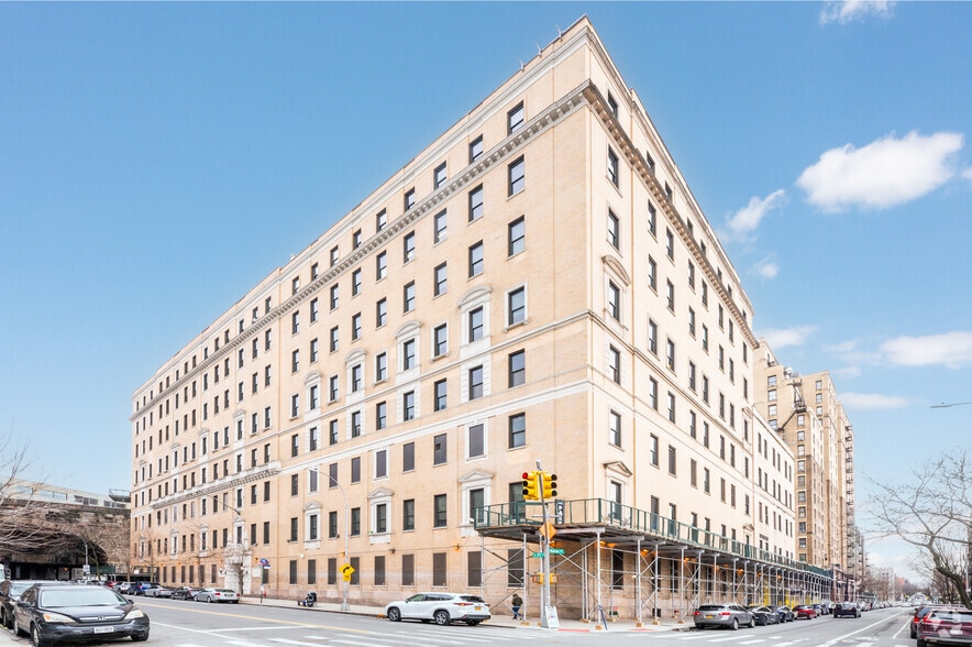 1775 Grand Concourse, Bronx, NY for sale - Primary Photo - Image 1 of 1