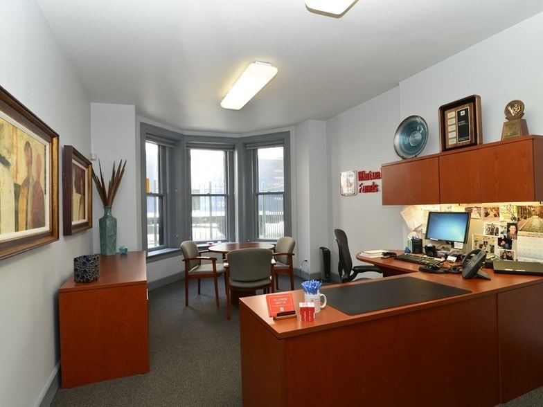 642 N Dearborn St, Chicago, IL for sale - Interior Photo - Image 3 of 9