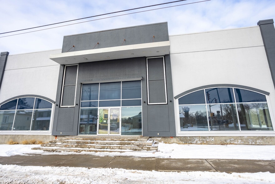 1027 Notre Dame St, Embrun, ON for sale - Building Photo - Image 1 of 14