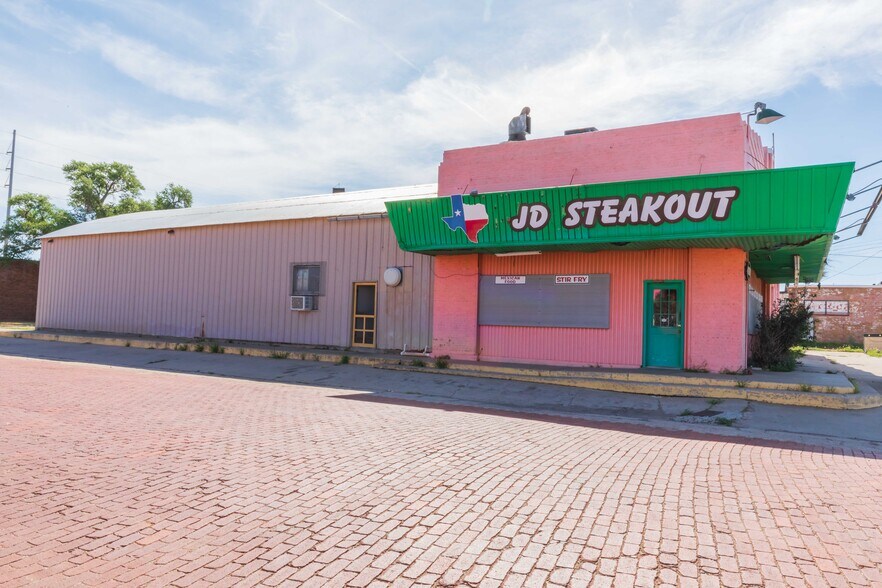 210 2nd, Clarendon, TX 79226