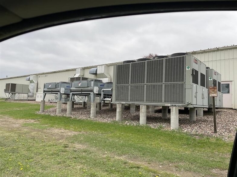 5676 Industrial Park Rd, Winona, MN for lease - Building Photo - Image 2 of 16