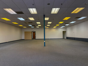 1895 E Sangamon Ave, Springfield, IL for lease Interior Photo- Image 2 of 9