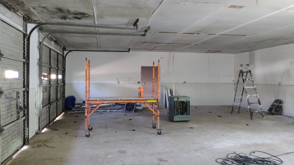 135 Stonewall St, Hot Springs National Park, AR for lease - Interior Photo - Image 3 of 10