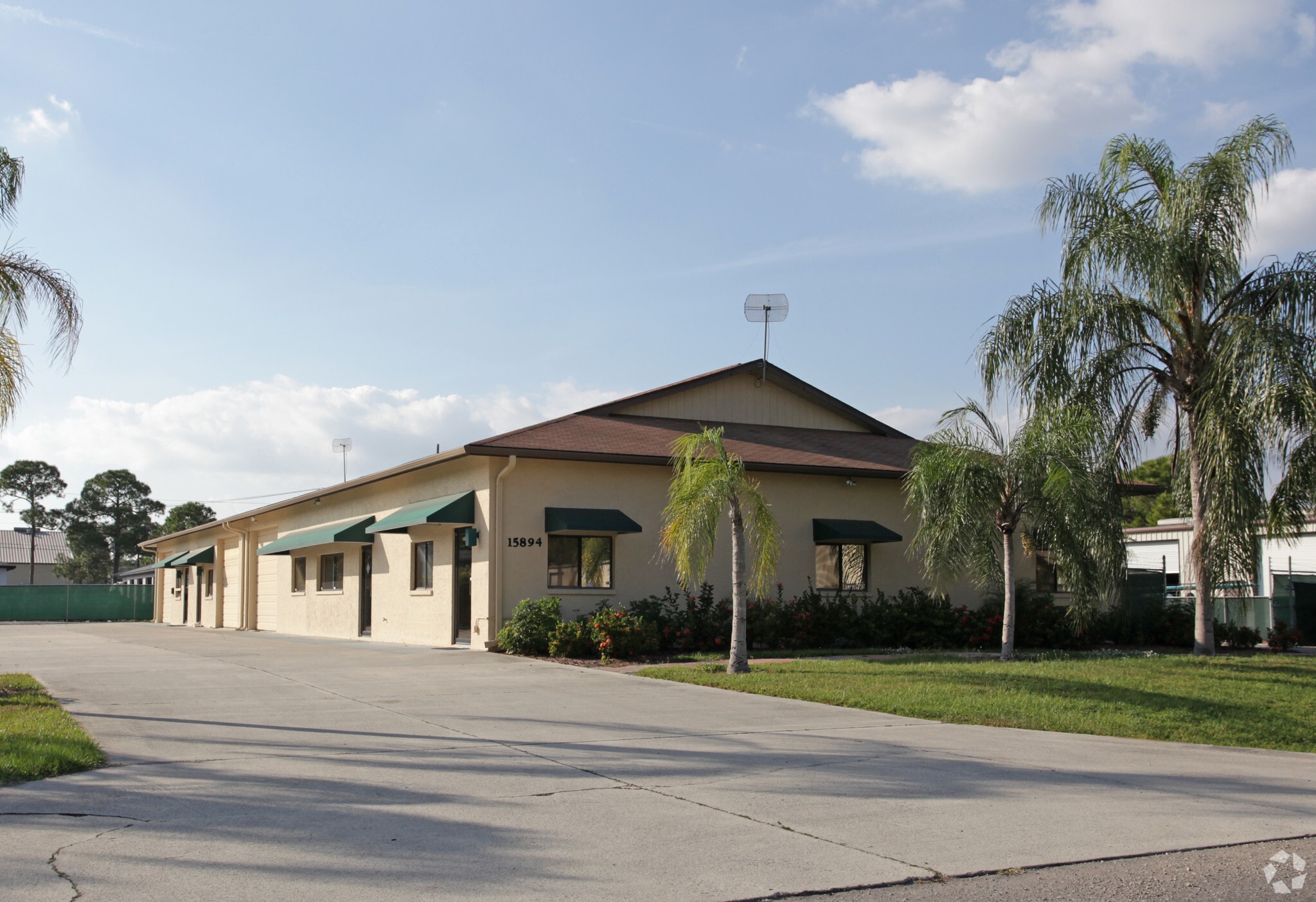 15894 Brothers Ct, Fort Myers, FL for lease Primary Photo- Image 1 of 7