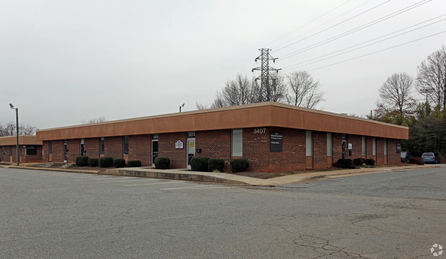 3407 W Wendover Ave, Greensboro, NC 27407