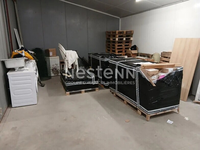 Flex in Saint-Avé for lease - Interior Photo - Image 3 of 4