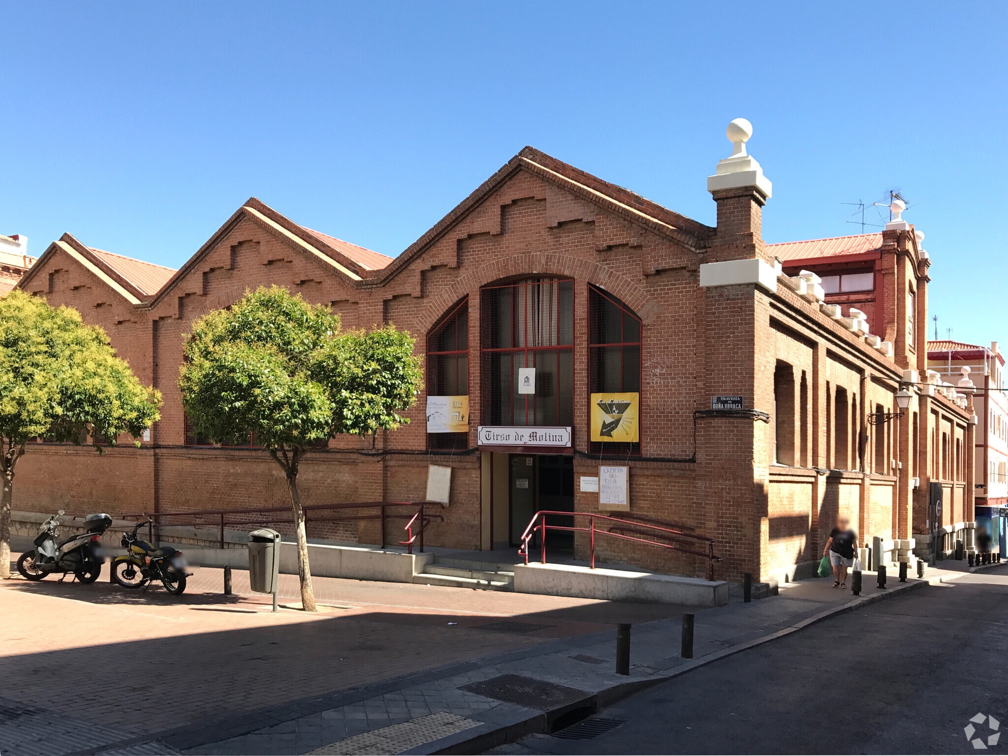 Calle de Doña Urraca, 15, Madrid, Madrid for sale Primary Photo- Image 1 of 1