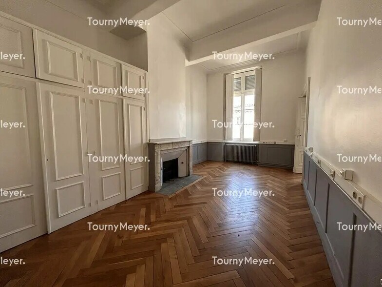 Office in Toulouse for lease - Building Photo - Image 3 of 10