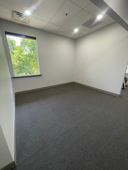 11629 S 700 E, Draper, UT for lease - Building Photo - Image 3 of 22