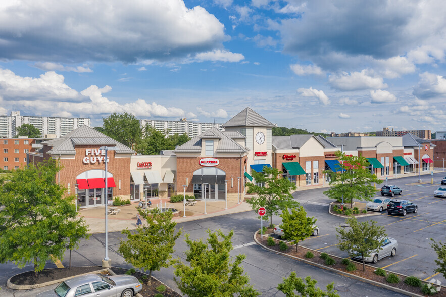 Som Center Rd, Mayfield Heights, OH for lease - Primary Photo - Image 2 of 20