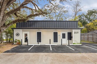 217 E Galveston St, League City, TX for lease Building Photo- Image 1 of 12