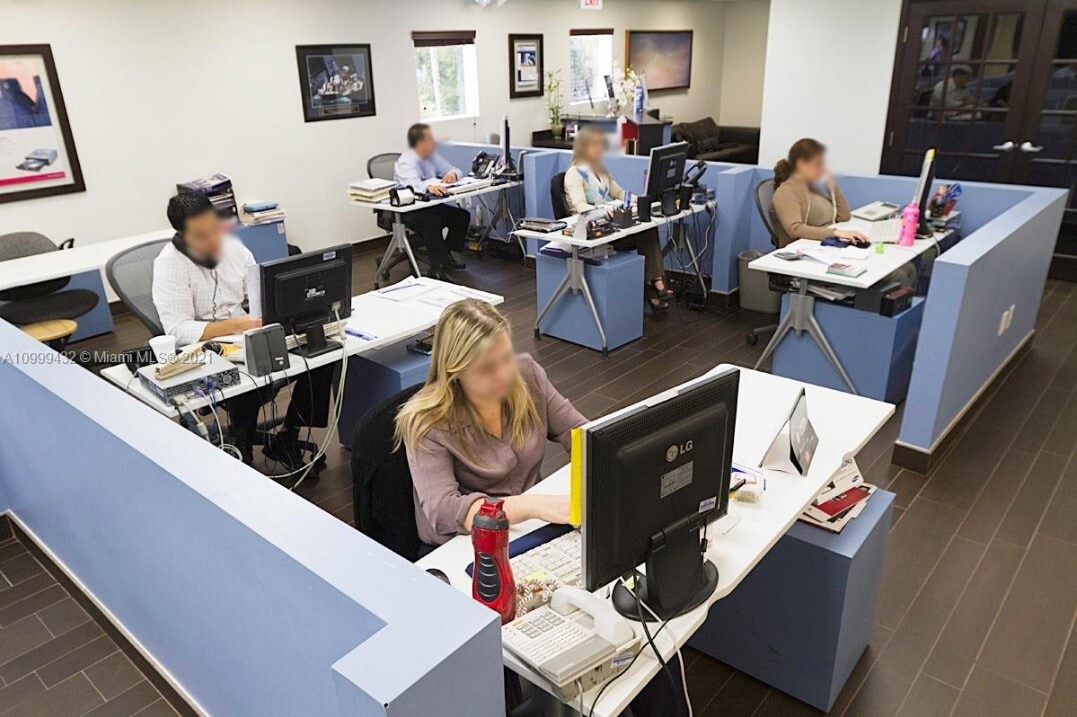 3515 NW 114th Ave, Miami, FL for sale Interior Photo- Image 1 of 4