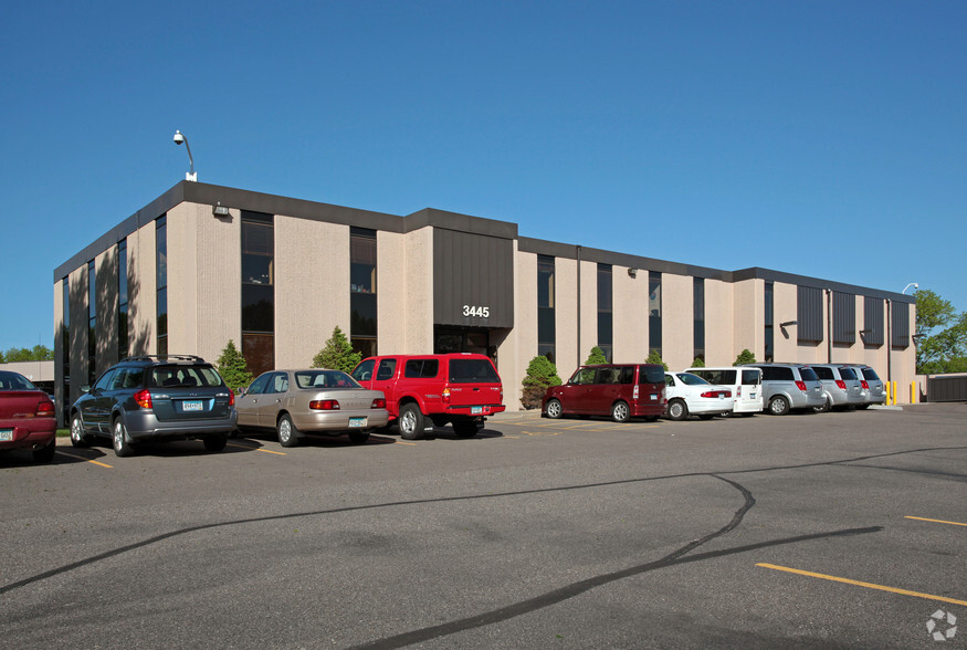 3445 Washington Dr, Eagan, MN for lease - Building Photo - Image 1 of 2