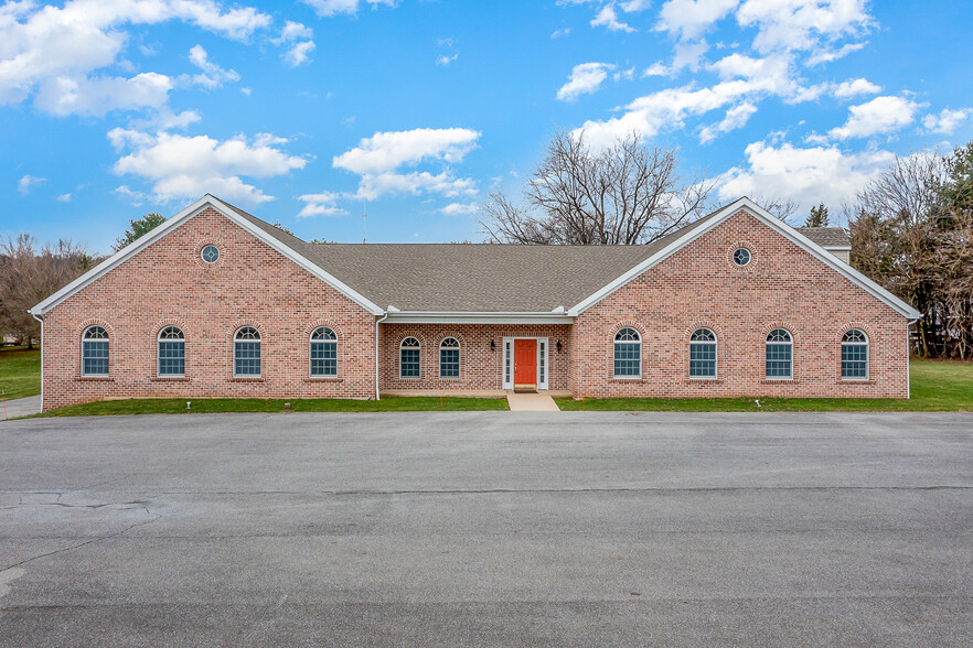 3065 Elizabethtown Rd, Hershey, PA for sale - Building Photo - Image 1 of 1