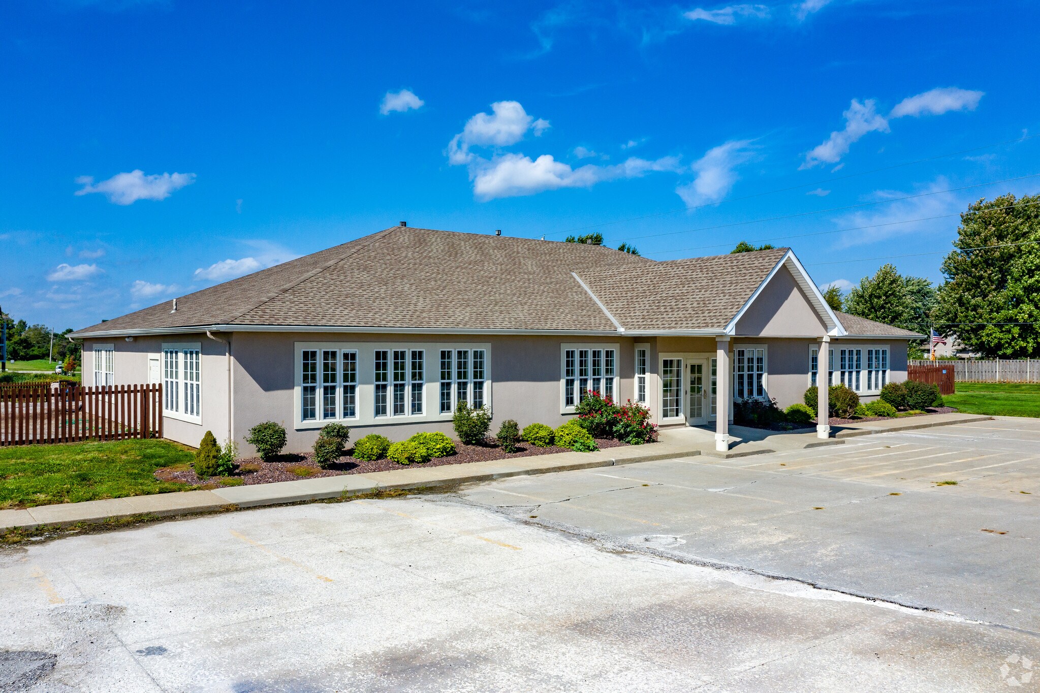800 SE Church Rd, Lee's Summit, MO for sale Primary Photo- Image 1 of 1