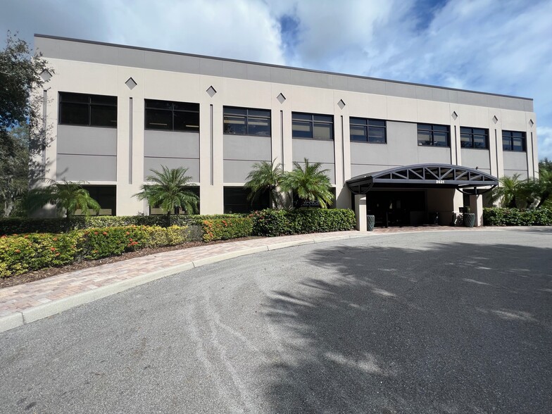 2621 Cattlemen Rd, Sarasota, FL for lease - Building Photo - Image 1 of 7