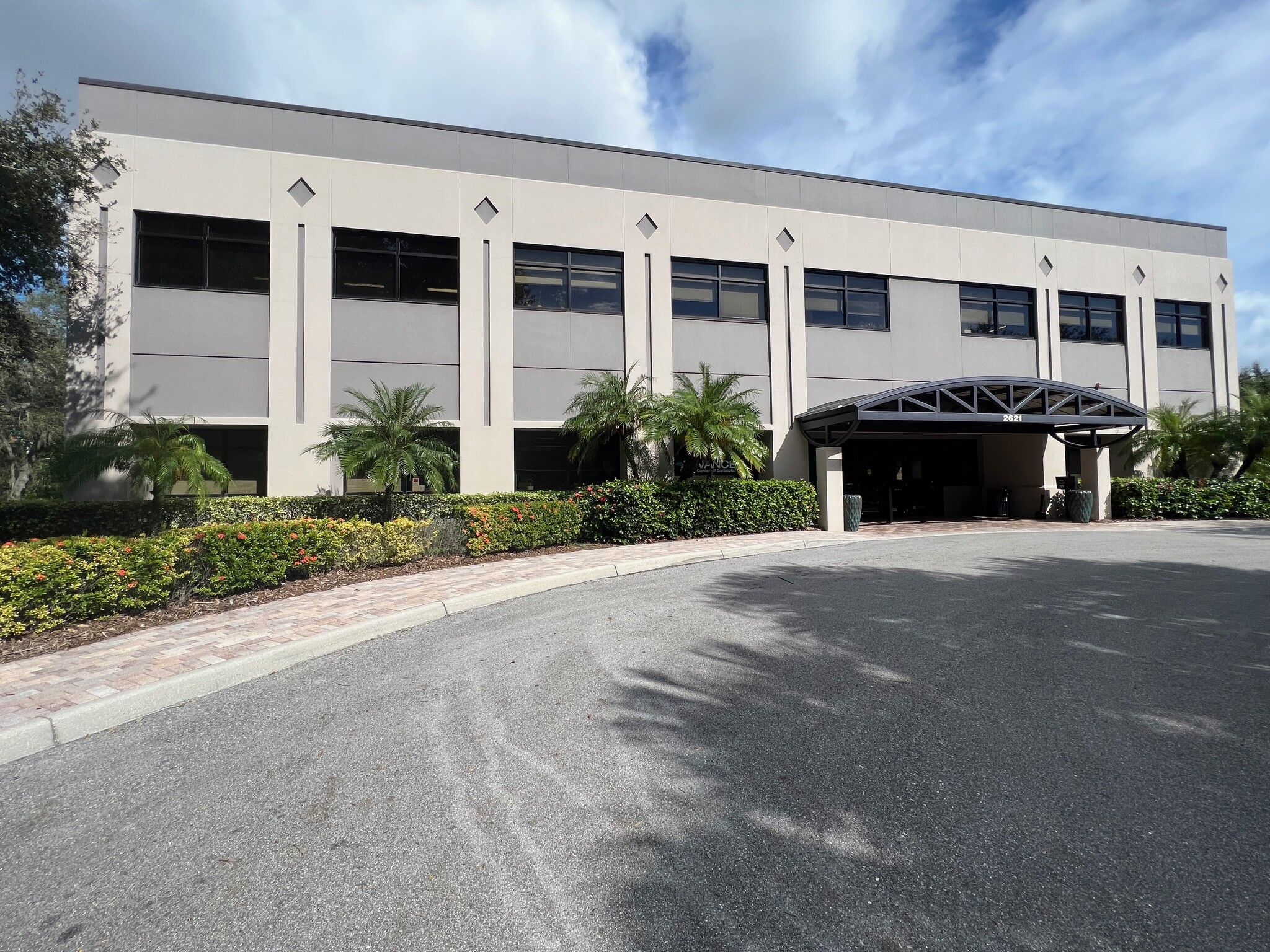 2621 Cattlemen Rd, Sarasota, FL for lease Building Photo- Image 1 of 8