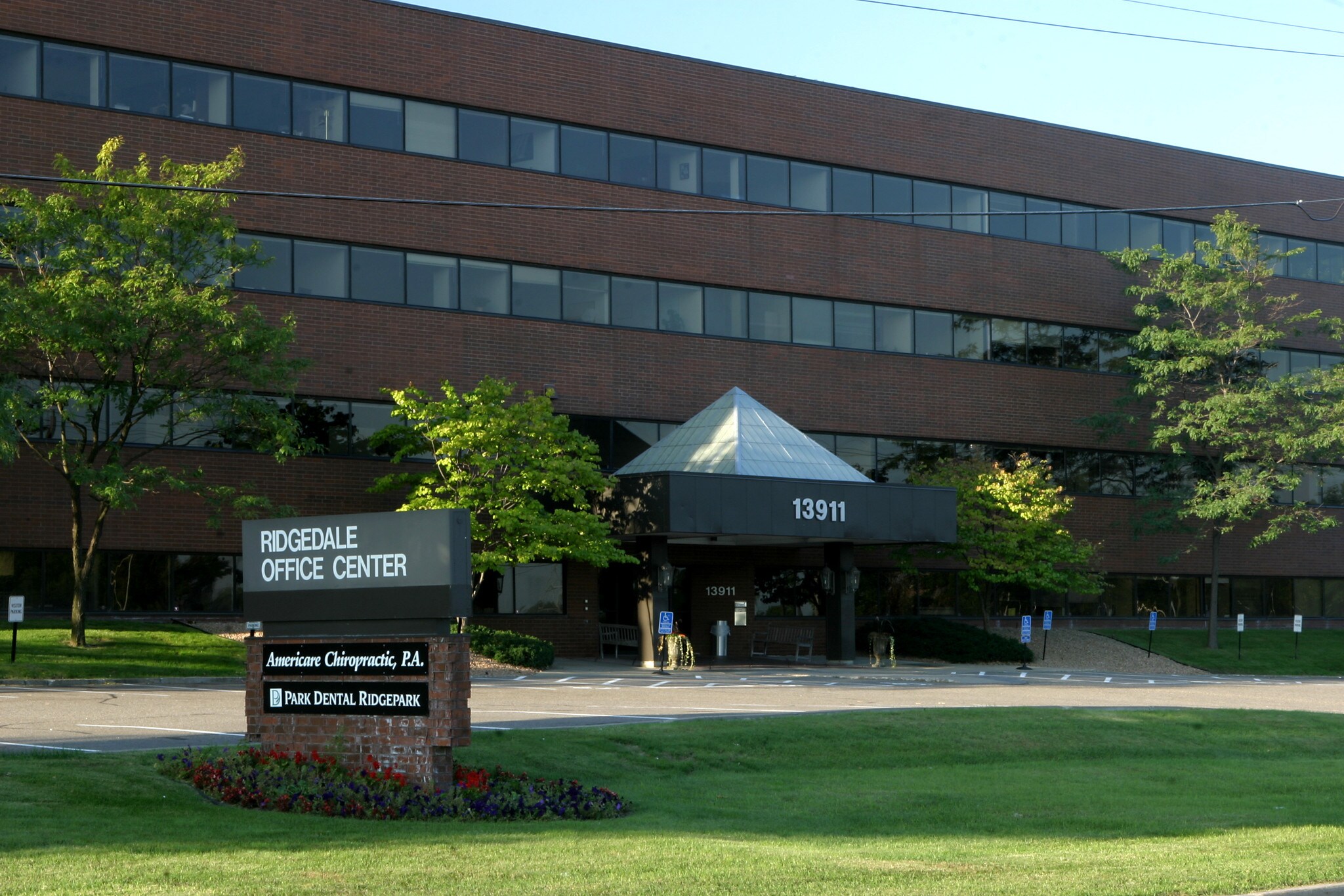 13911 Ridgedale, Minnetonka, MN for sale Primary Photo- Image 1 of 1