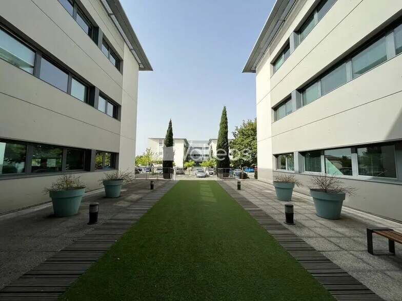 Office in Blagnac for lease - Building Photo - Image 1 of 9