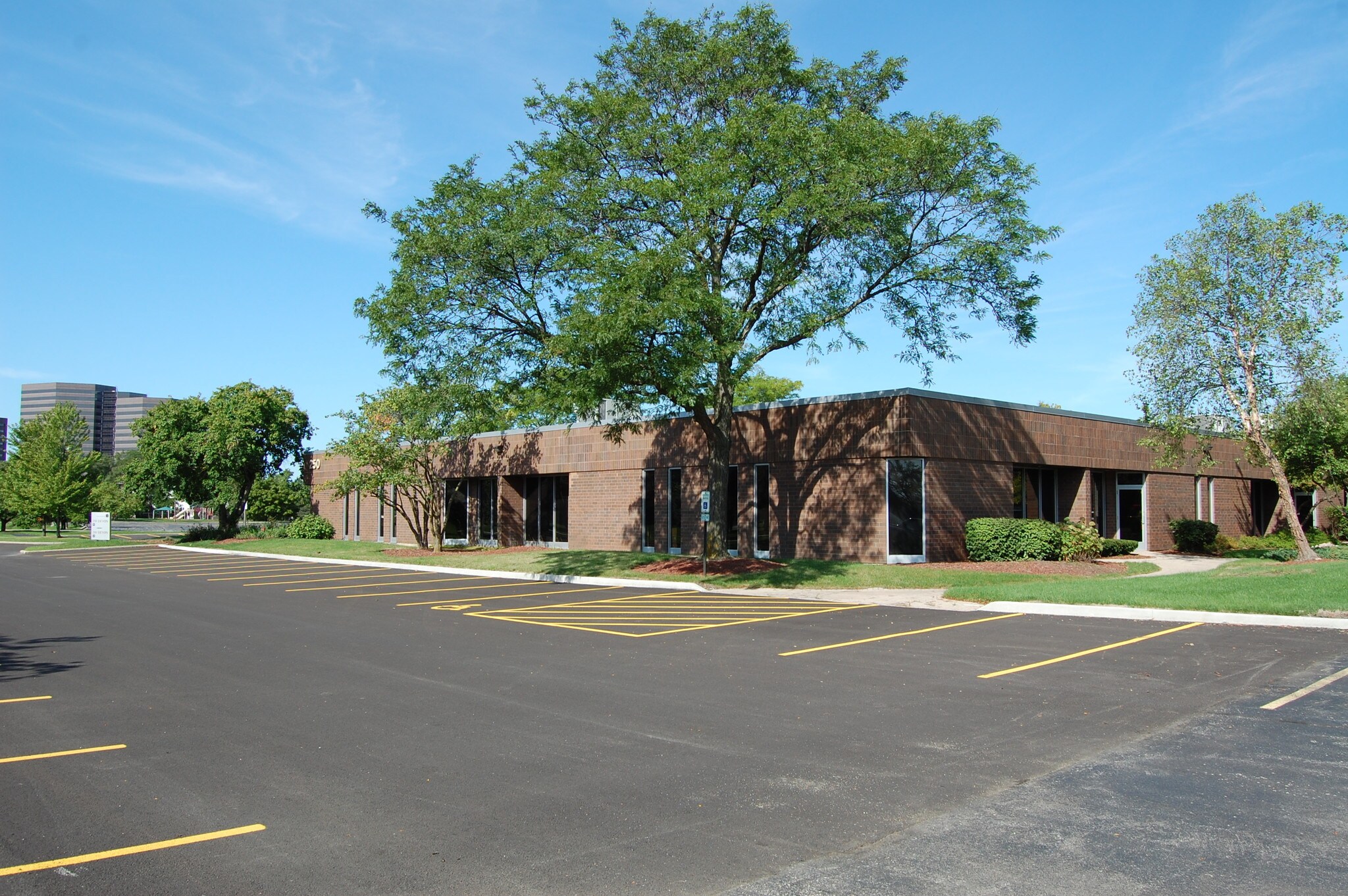 250 E Devon Ave, Itasca, IL for sale Building Photo- Image 1 of 1