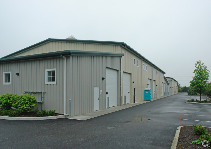 1 Leecon Ct, Southampton, NY for lease - Building Photo - Image 3 of 7