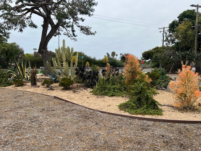 2808-2810 Pio Pico Dr, Carlsbad, CA for lease - Building Photo - Image 3 of 10