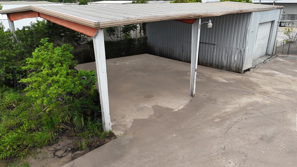 2506 Mine and Mill Ln, Lakeland, FL for lease - Building Photo - Image 2 of 3