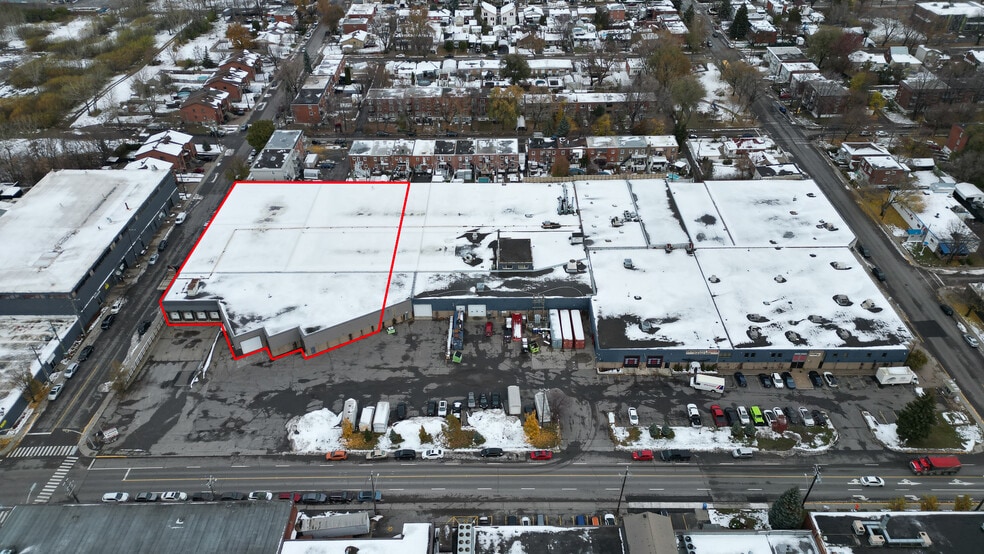 215 Av Marien, Montréal, QC for sale - Building Photo - Image 2 of 16