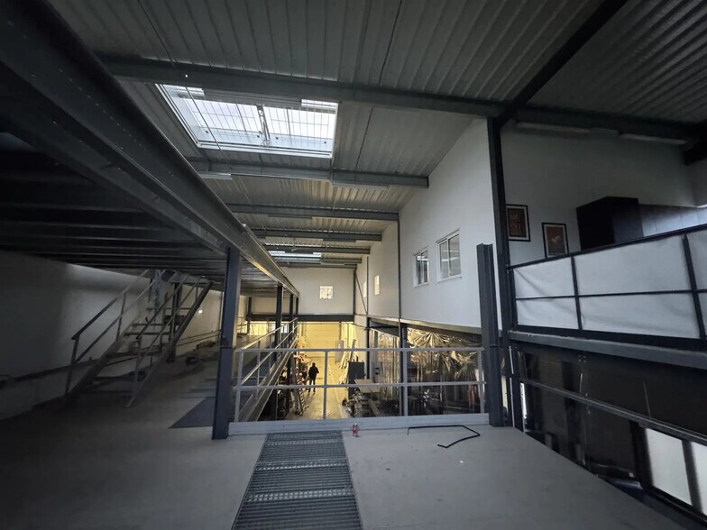 Flex in Saint-Pierre-du-Perray for sale - Interior Photo - Image 1 of 1