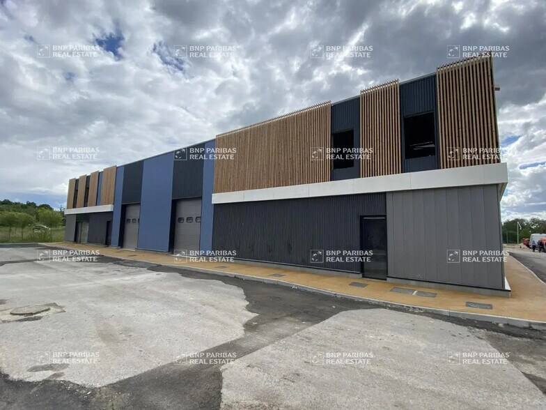 Flex in Sin-le-Noble for sale - Building Photo - Image 1 of 10