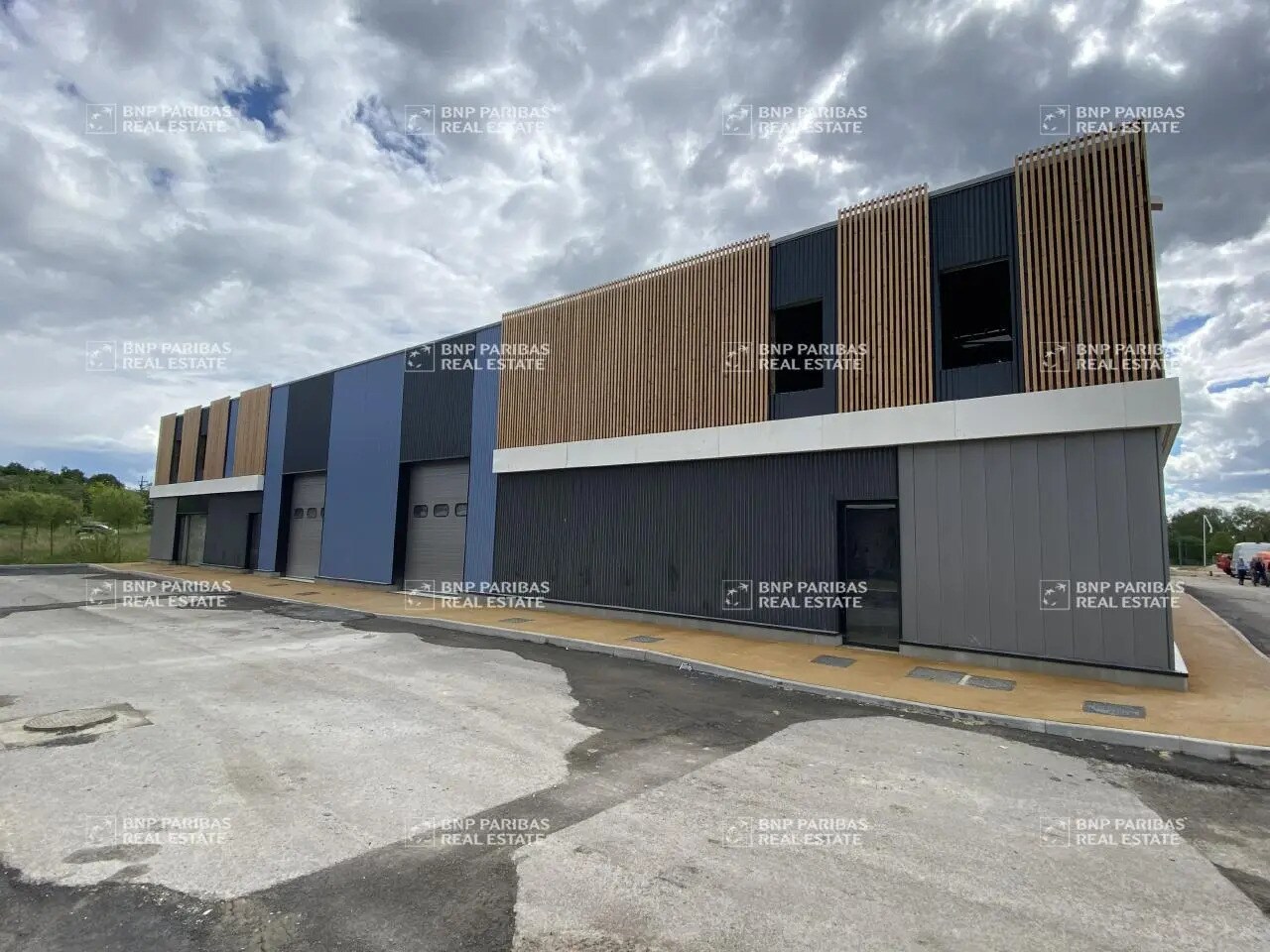 Flex in Sin-le-Noble for sale Building Photo- Image 1 of 11