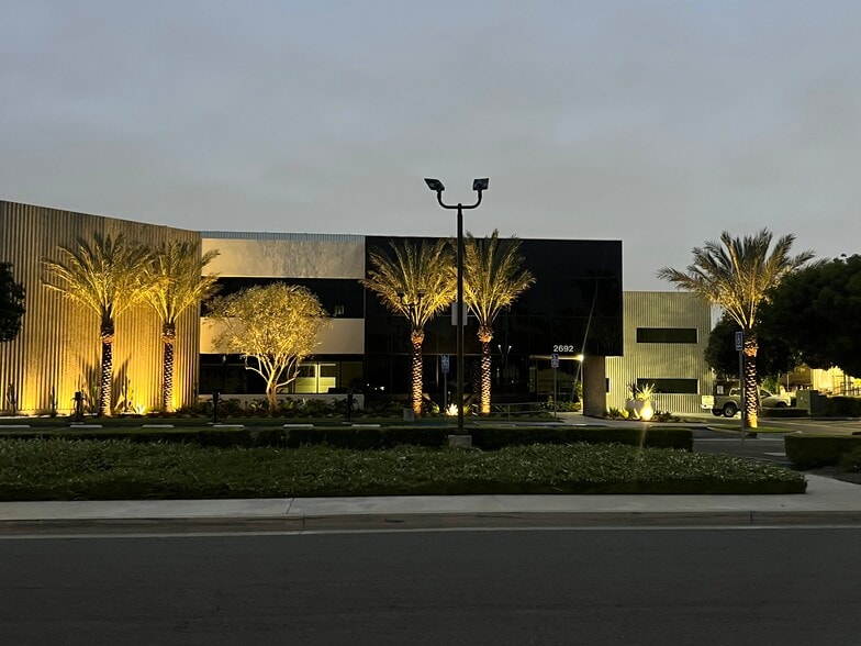 2692-2696 Dow Ave, Tustin, CA for sale - Building Photo - Image 1 of 17