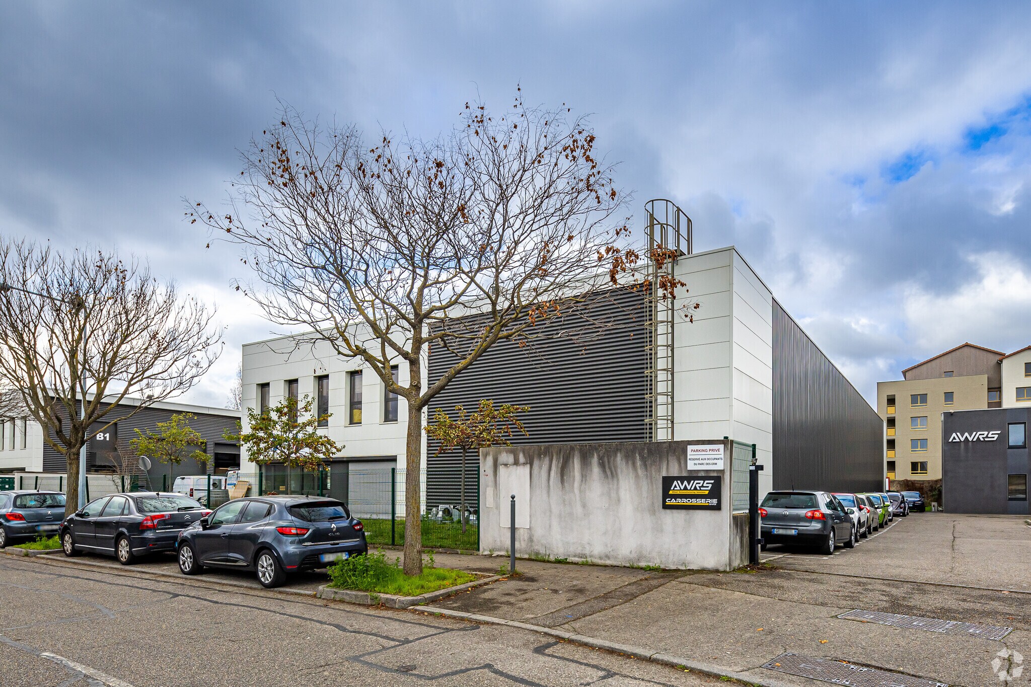 Flex in Vénissieux for sale Primary Photo- Image 1 of 1