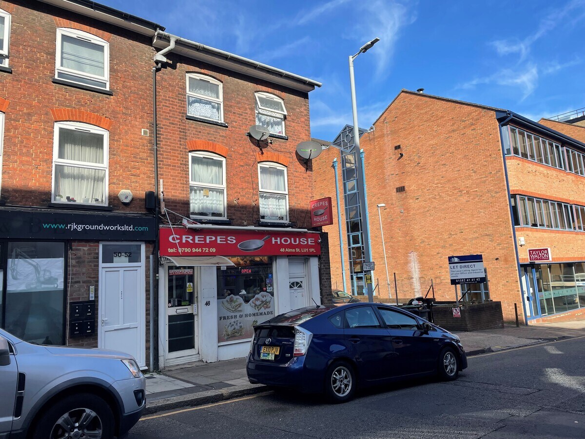 48 Alma St, Luton, LU1 2PL Retail for Sale