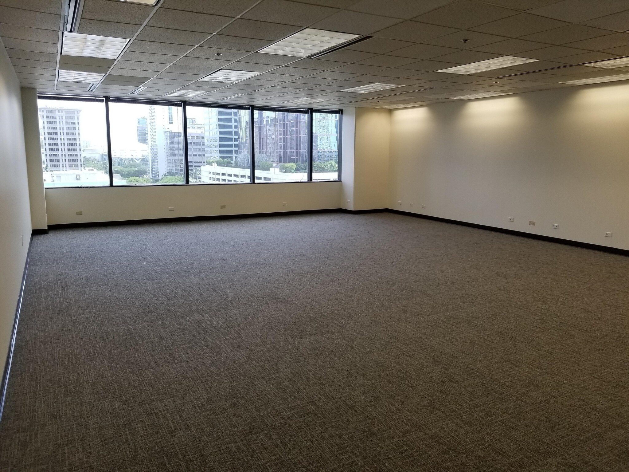 1440 Kapiolani Blvd, Honolulu, HI for lease Interior Photo- Image 1 of 2