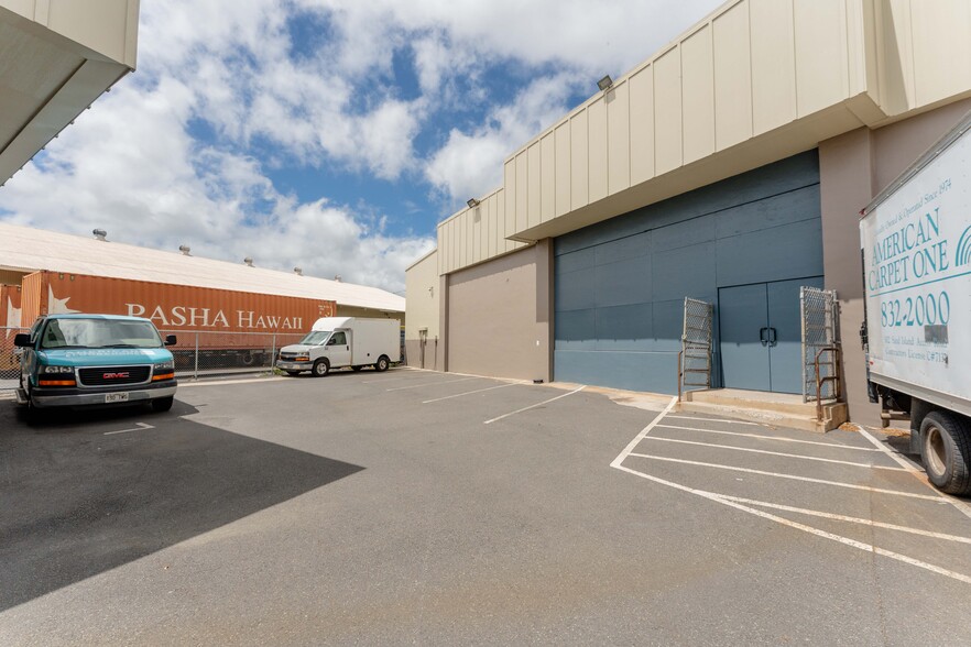 2290 Alahao Pl, Honolulu, HI for lease - Building Photo - Image 1 of 36