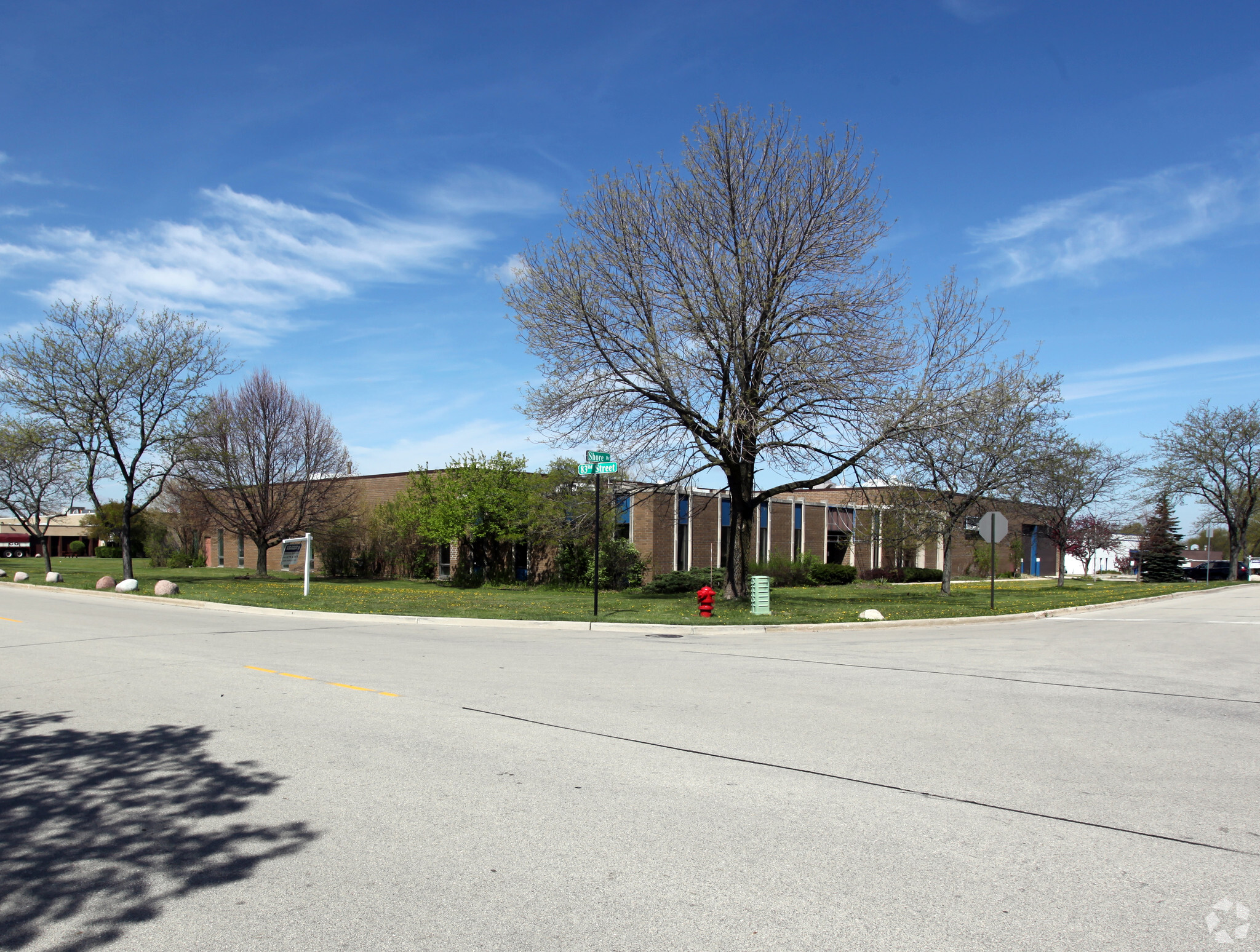 360 Shore Dr, Burr Ridge, IL for lease Building Photo- Image 1 of 4