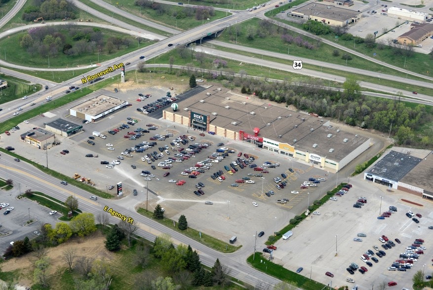 3200 Agency St, Burlington, IA for lease - Building Photo - Image 2 of 11