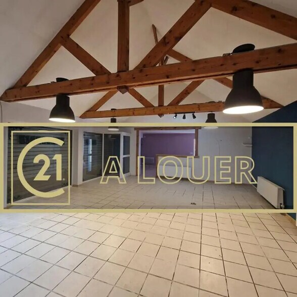 Retail in Caen for lease - Interior Photo - Image 1 of 1