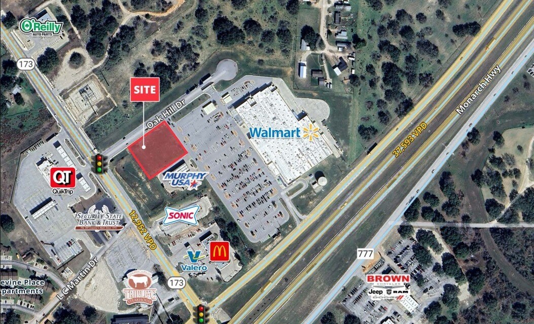 173 Interstate 35 N, Devine, TX for sale Building Photo- Image 1 of 2