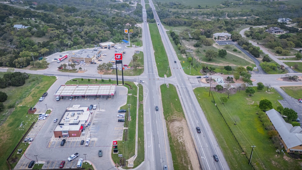 7790 US Highway 281, Spring Branch, TX for lease - Building Photo - Image 2 of 9