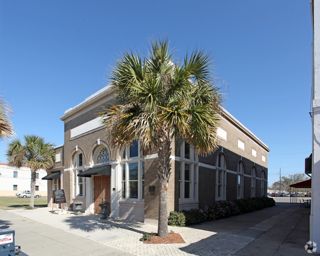 617619 Delmas Ave, Pascagoula, MS 39567