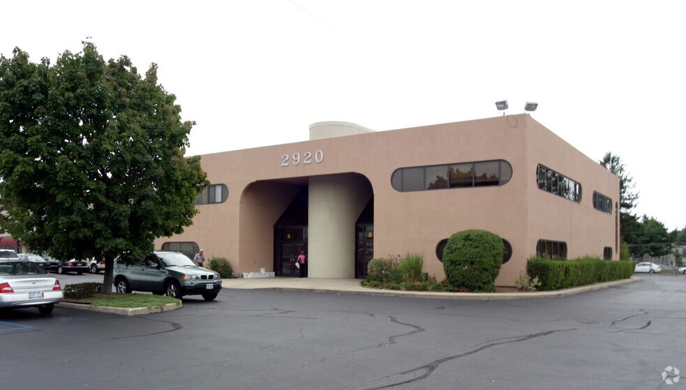 2920 Hempstead Tpke, Levittown, NY for sale - Primary Photo - Image 1 of 1