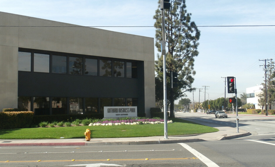 16541 Gothard St, Huntington Beach, CA for lease - Building Photo - Image 3 of 9