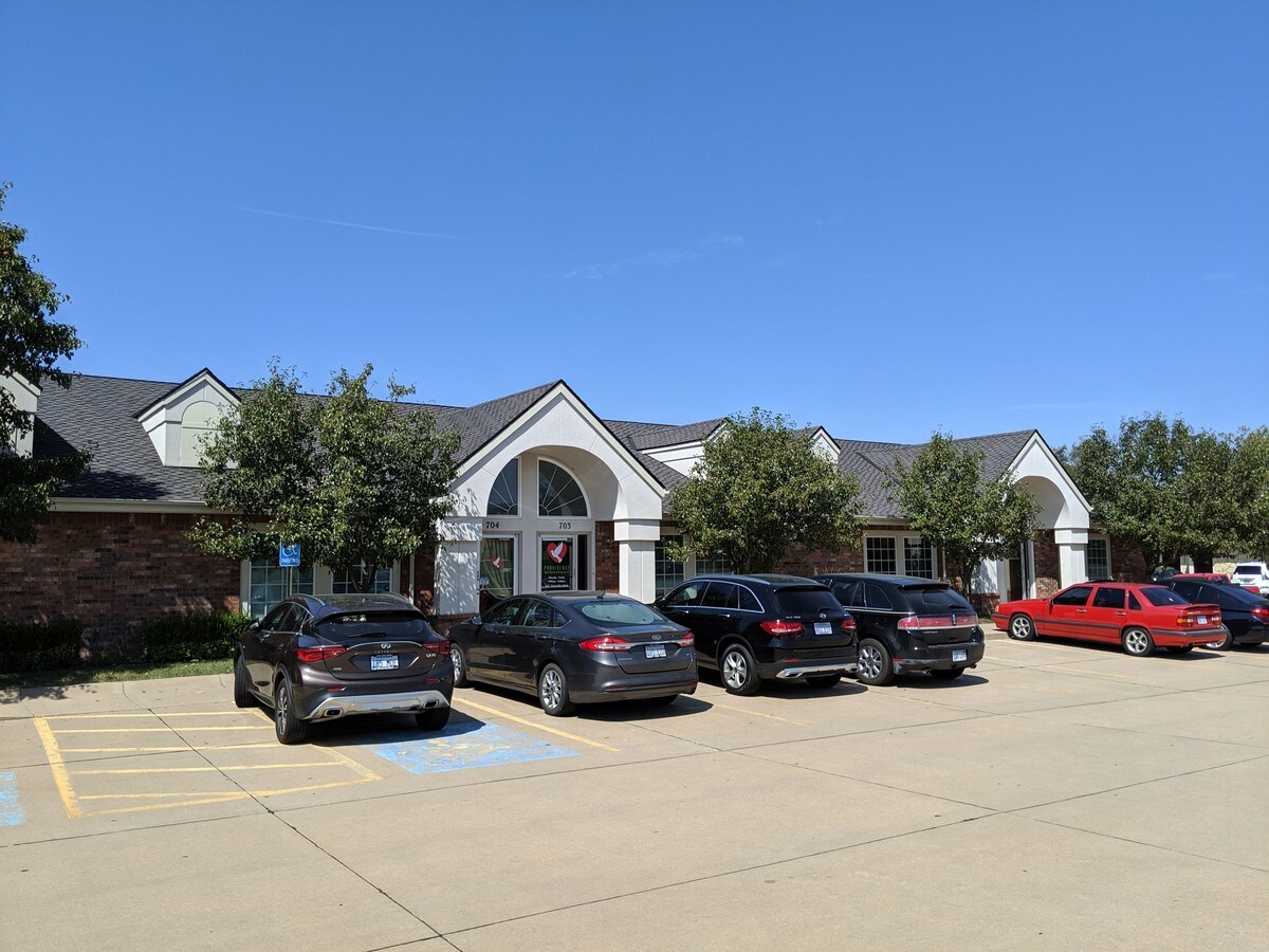 9415 E Harry St, Wichita, KS 67207 PROFESSIONAL OFFICE PARK