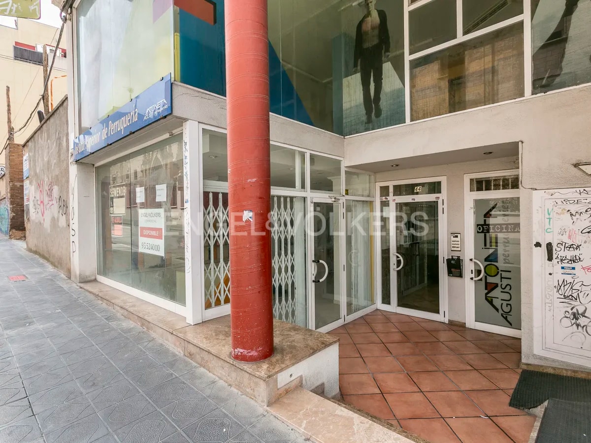 Tarragona, TAR 43002 - - - Interior Photo - Image 2 of 8