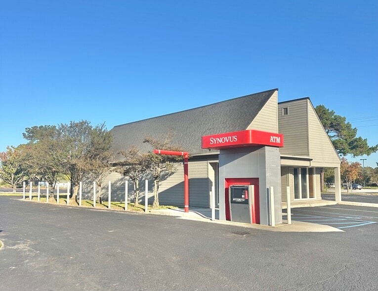 301-305 N Goose Creek Blvd, Goose Creek, SC for lease - Building Photo - Image 2 of 19