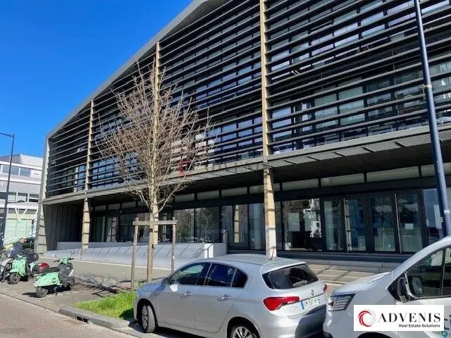 Retail in Bordeaux for lease - Building Photo - Image 2 of 9