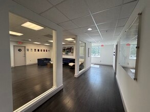 935 NW 31st Ave, Pompano Beach, FL for lease Interior Photo- Image 2 of 10