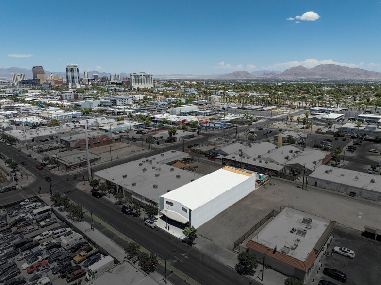 1551 S Commerce St, Las Vegas, NV for lease - Building Photo - Image 2 of 21